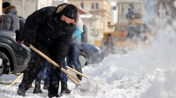Изготавливаем лопату для уборки снега по советам профессионалов с фото