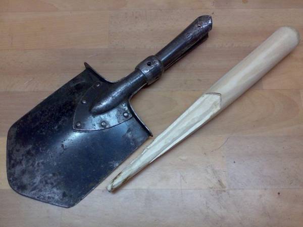 Как сделать отличный черенок для лопаты без существенных затрат - фото